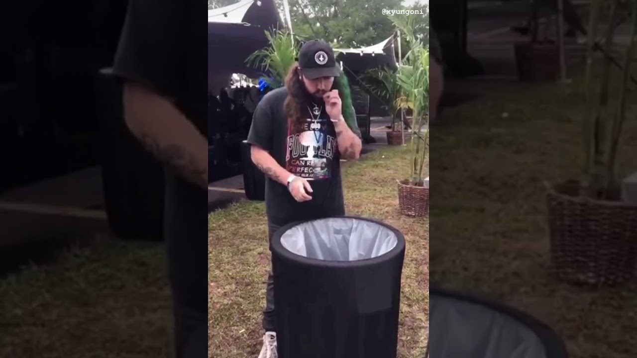 [$UICIDEBOY$] Ruby Da Cherry finds a blunt in the trash and smokes it [ROLLING LOUD 2018]