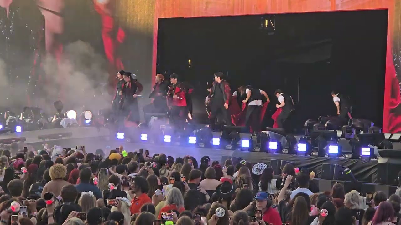 Ateez In Your Fantasy Chicago 7-26-25 - Blind