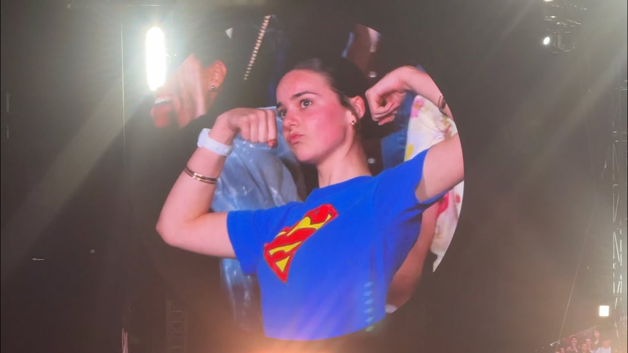 BEAUTIFUL SUPER GIRL in Coldplay Live Auckland, NZ 2024
