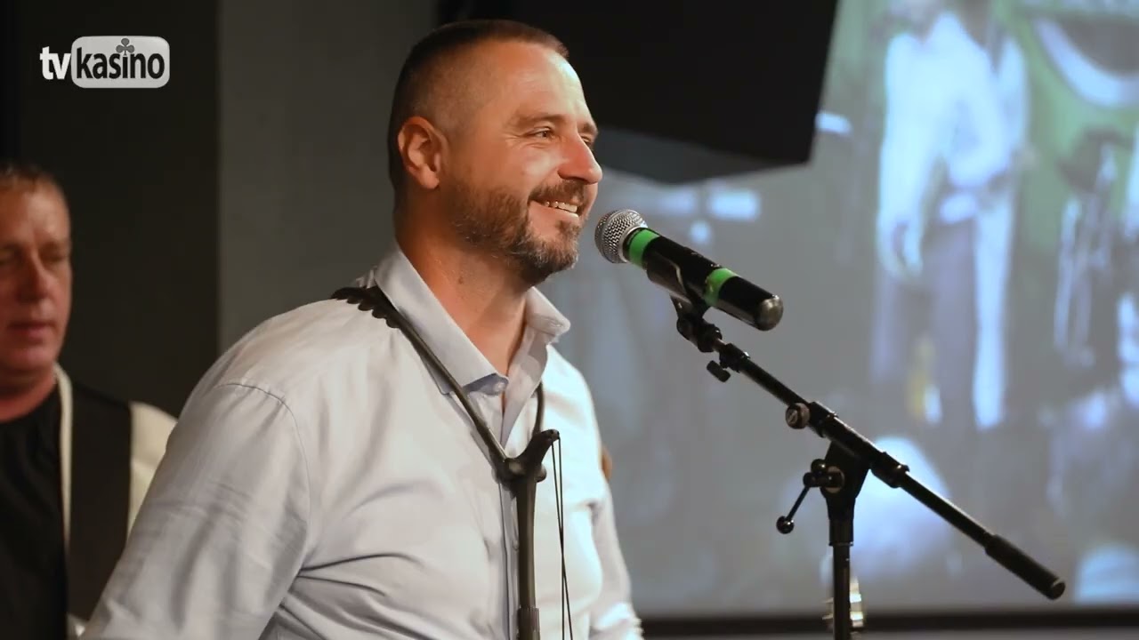 Kortina: Javorové lístie