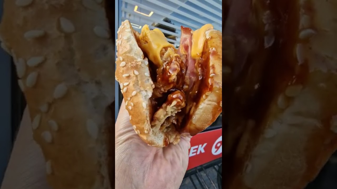 KFC NOWY BURGER WHISKY CHEDDAR GRANDER ZA 20 ZŁ - SPRAWDZAM JAK SMAKUJE #płatnawsp&oacute;łpraca