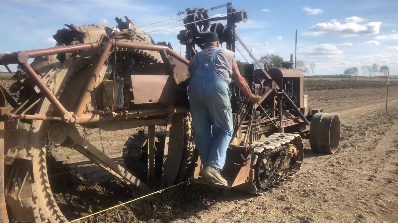 Buckeye Ditcher installing tile