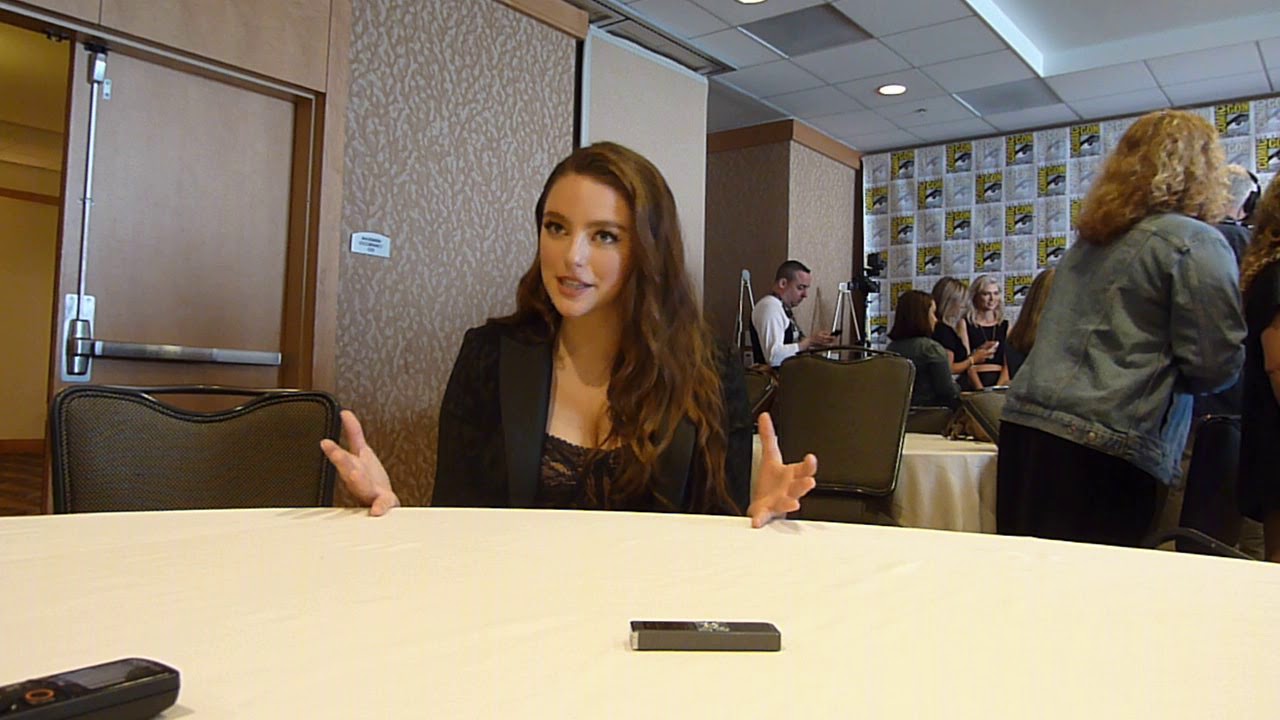 Legacies SDCC: Danielle Rose Russell (Hope Mikaelson)