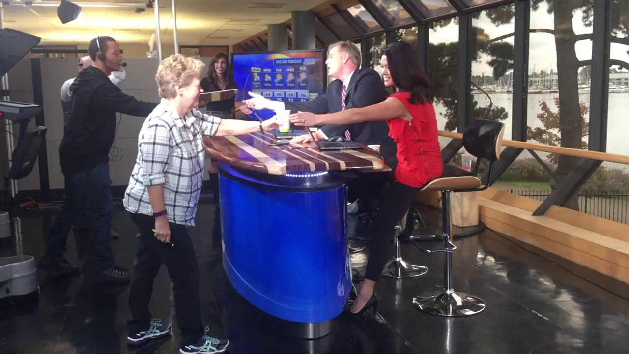 KTVU Mornings on 2 weekend crew does the Mannequin Challenge