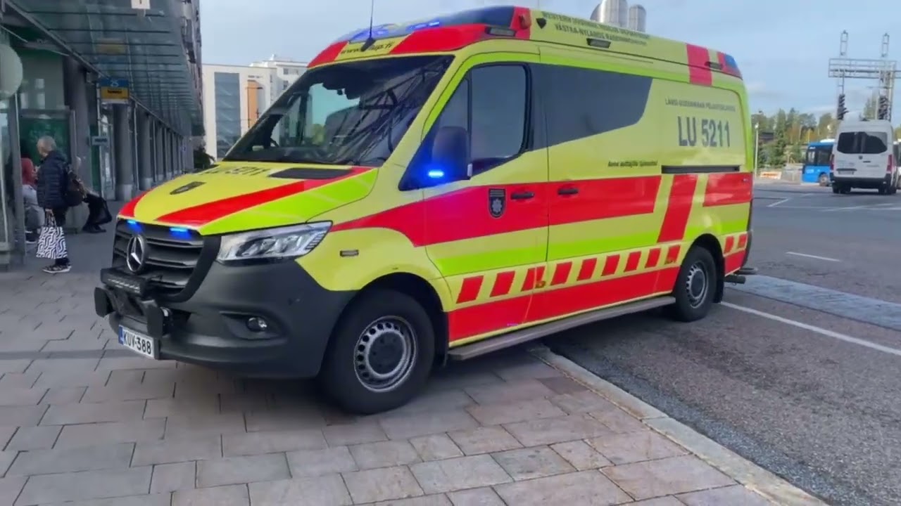 Sekalaisia hälytysajovideoita  Random emergency vehicles responding vol13