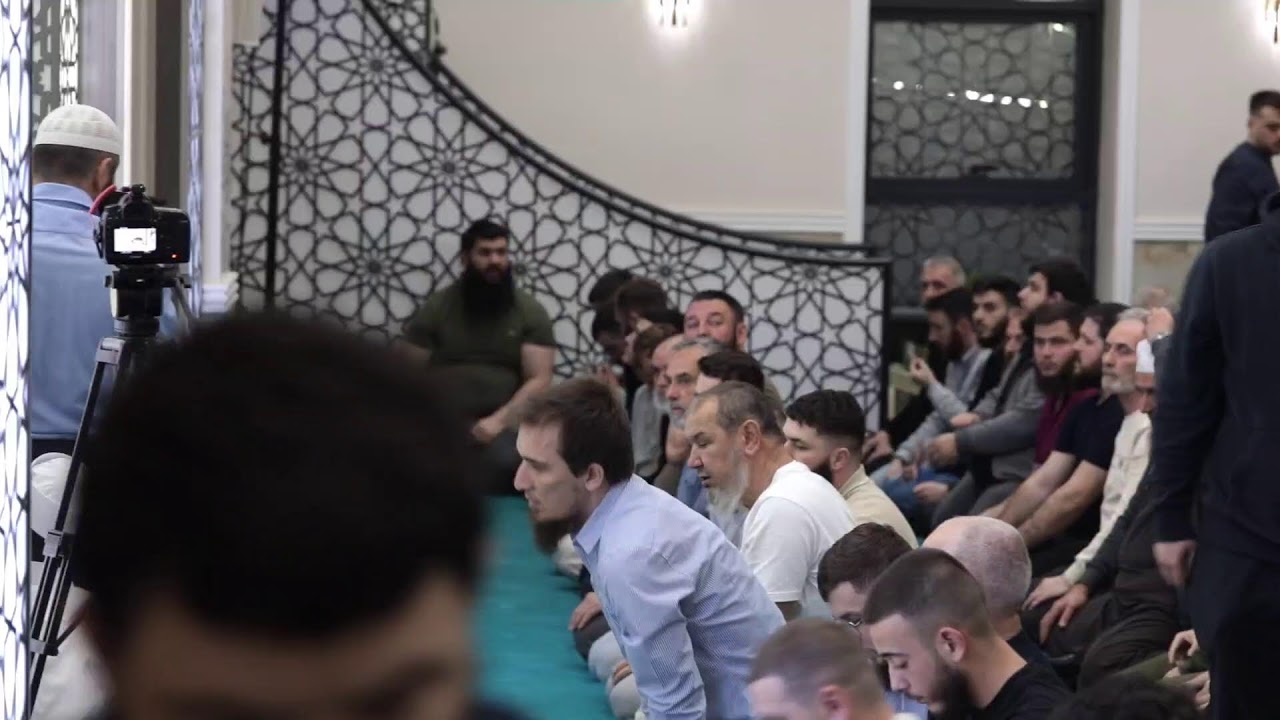 Live namazi i Jacisë dhe i teravisë në Xhaminë e Madhe në Kumanovë