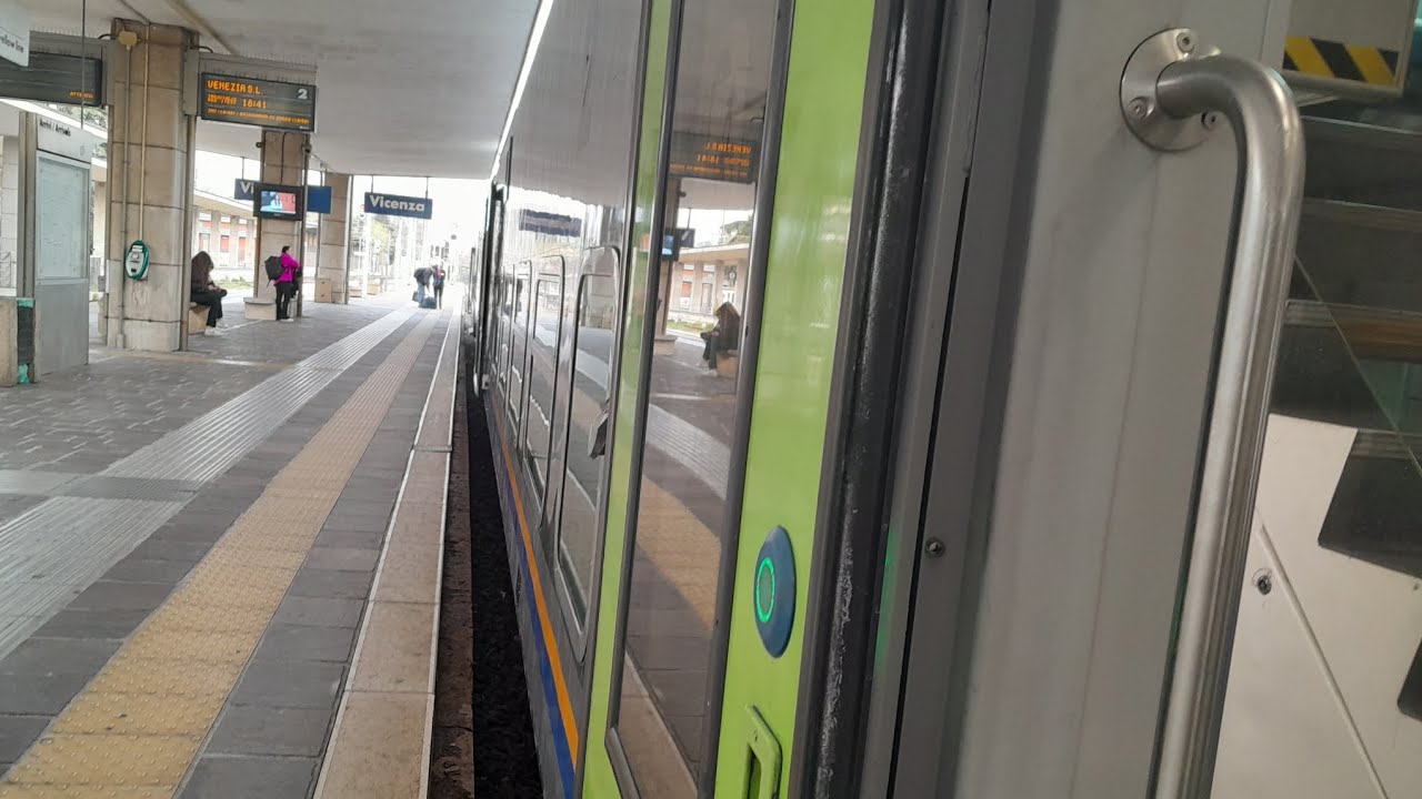VIAGGIO DA VERONA PORTA NUOVA A PADOVA CON IL R17233 EFFETTUATO CON UN RARO VIVALTO ORIGINALE