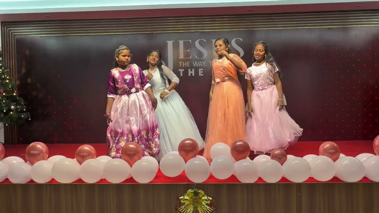 Christmas Dance | Junior Girls Dance @gloriousjesuswithus8095 #dance #christmas 