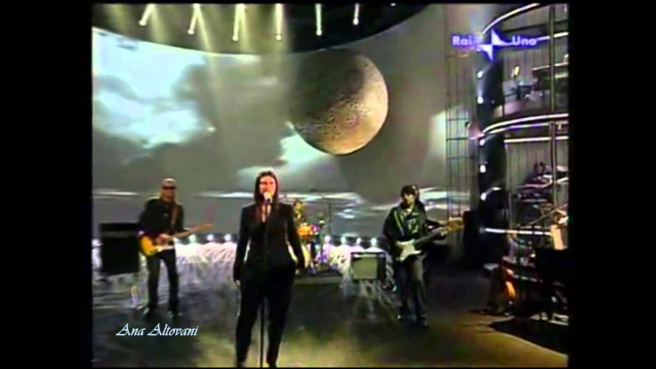 Laura Pausini ☆¸•★¸•´ Non Sono Lei  (LIVE)   HD