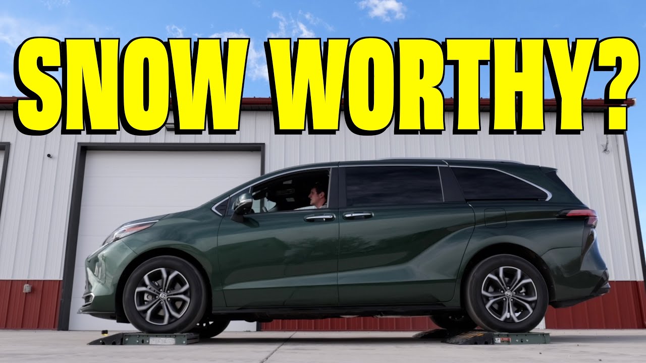 Является ли полноприводная гибридная Toyota Sienna подходящим семейным автомобилем для зимних пое...