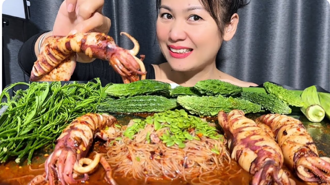 Thaifood ASMR ขนมจีนซาวน้ำปลา ใส่หมึก  มะระจัดเต็ม Khanom Jeen Nam Pla Ra Bitter Melon MUKBANG show 