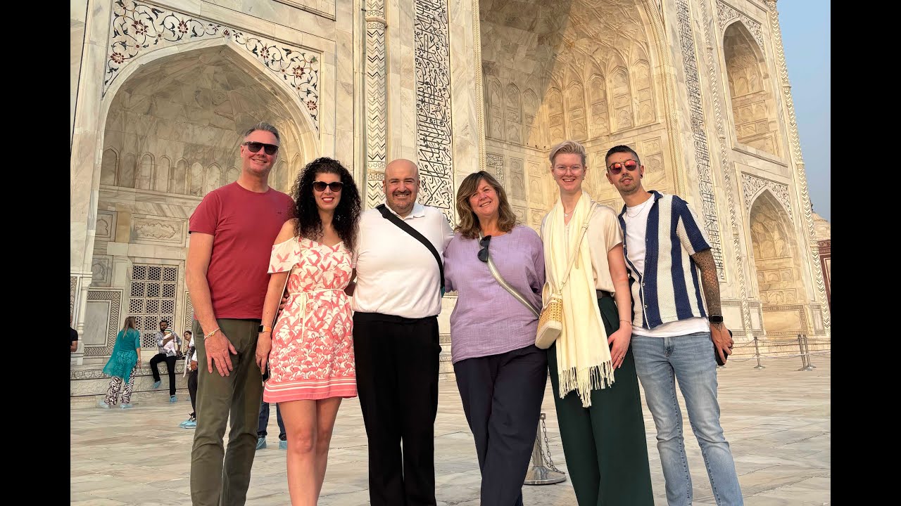 Первая в истории семья амбассадоров TTG LGBT+ Travel Ambassador отправилась в Индию с авиакомпани...