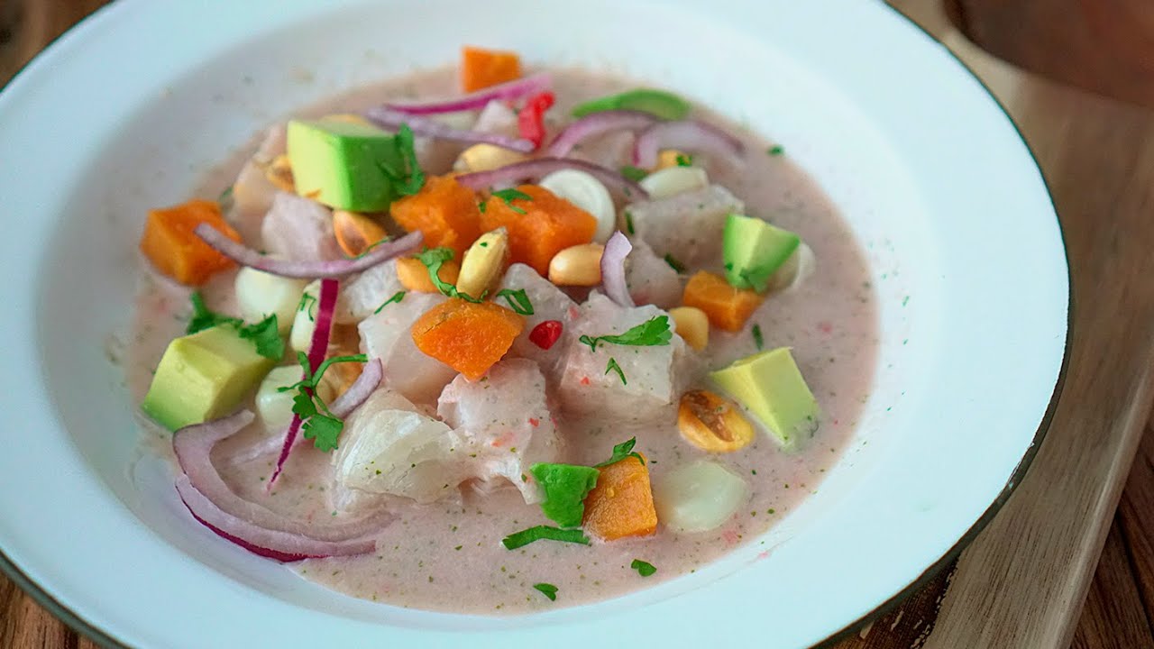 Ceviche de corvina con leche de tigre y aguacate