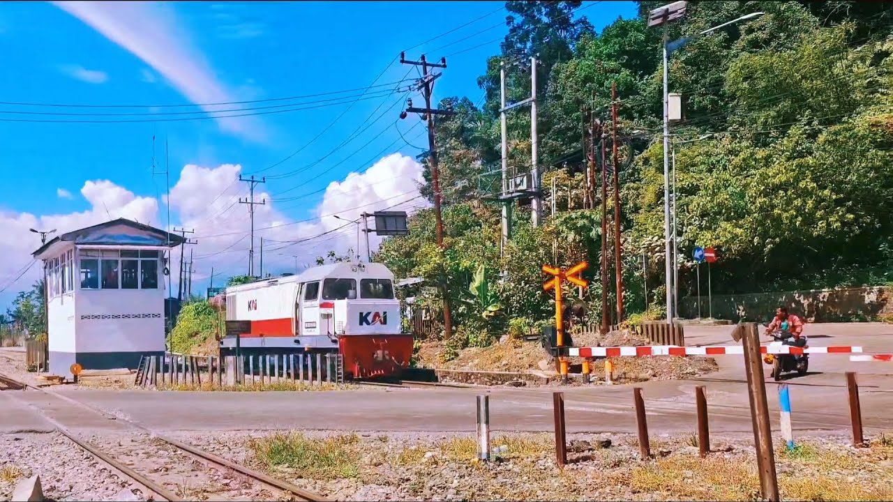Kereta Api Harus Melambat Jika akan Melewati Perlintasan ini..‼️ || PPKA Bukit Putus.
