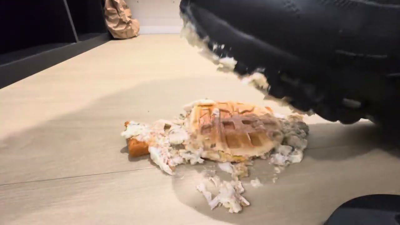 Nike asrm crush food #sneakers #asmr #nike 