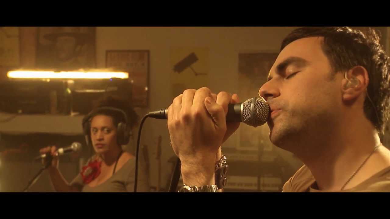 Hard-Fi - Fire In The House (Live from Cherry Lips Studios)