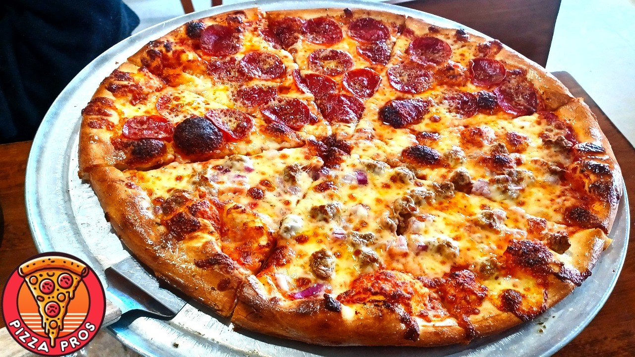 We Tried a 4.7 Star Pizza on Valentine’s Day