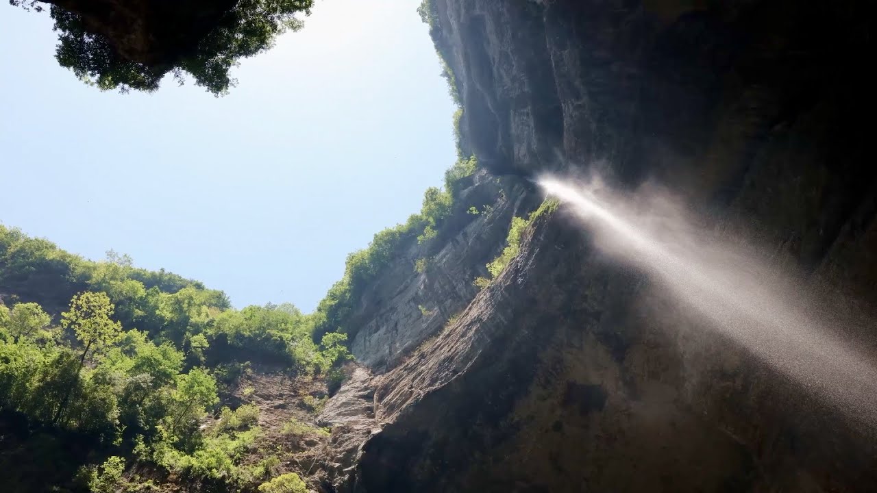 Montañas extremas: El secreto del pozo celestial