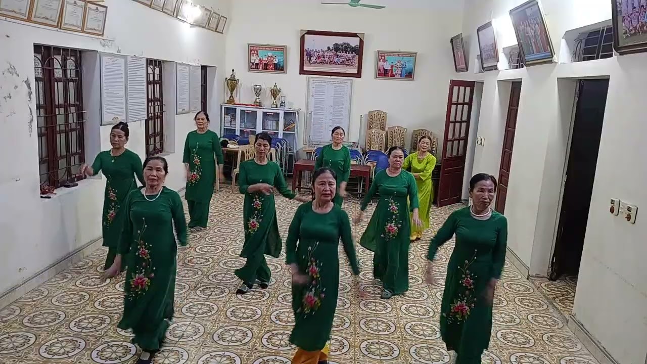 THANH THỊNH MÚA BÀI VUI NGÀY BẦU CỬ