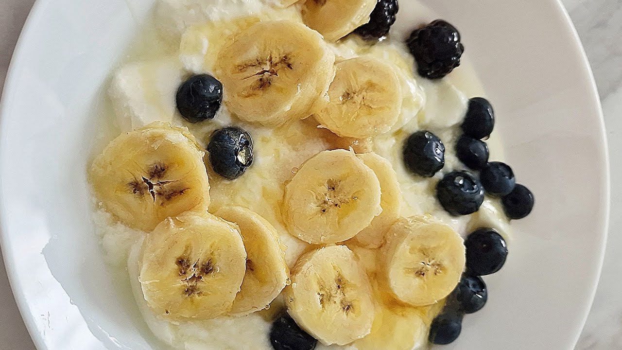 Mengjesi qe ju ndihmon te humbni peshe 💪ju mbane te ngopur dhe te shendetshem.😍 Healthy Breakfast 🍯🫐