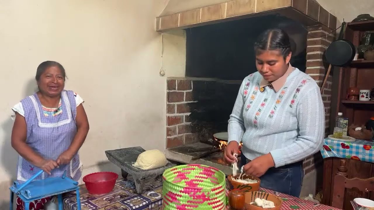 Aprovechando que hechamos tortilla hoy preparamos unas quesadilla | Juntas todo sabe mejor