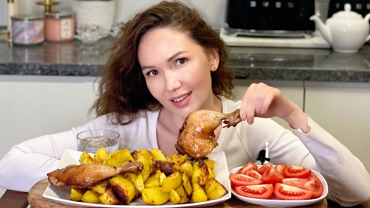 Курица!!!- еда для бедных🤷‍♀️| запечённый картофель | отвечаю на ваши вопросы | Мукбанг