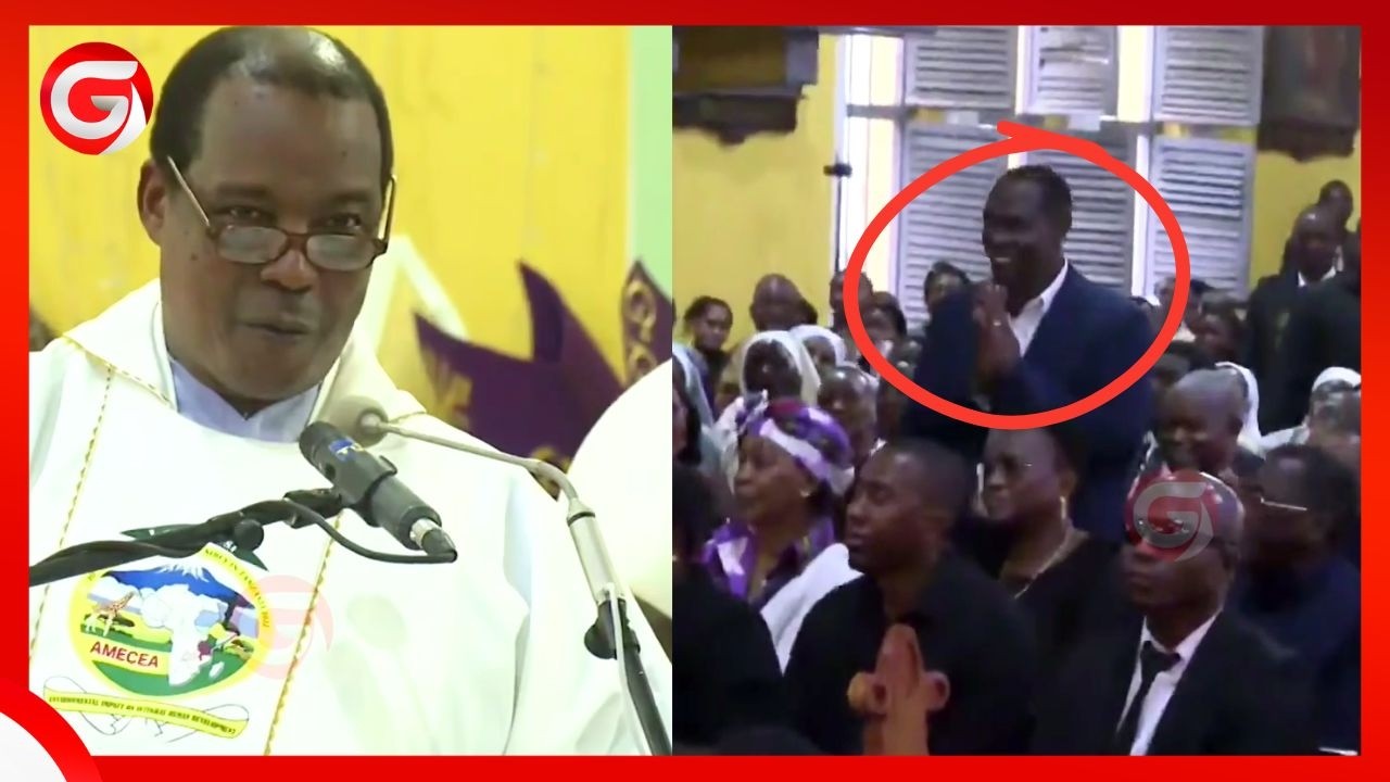 JENERALI MABEYO APIGIWA MAKOFI MENGI ALIPOTAMBULISHWA na PADRI KITIMA KANISANI MBELE ya RAIS SAMIA