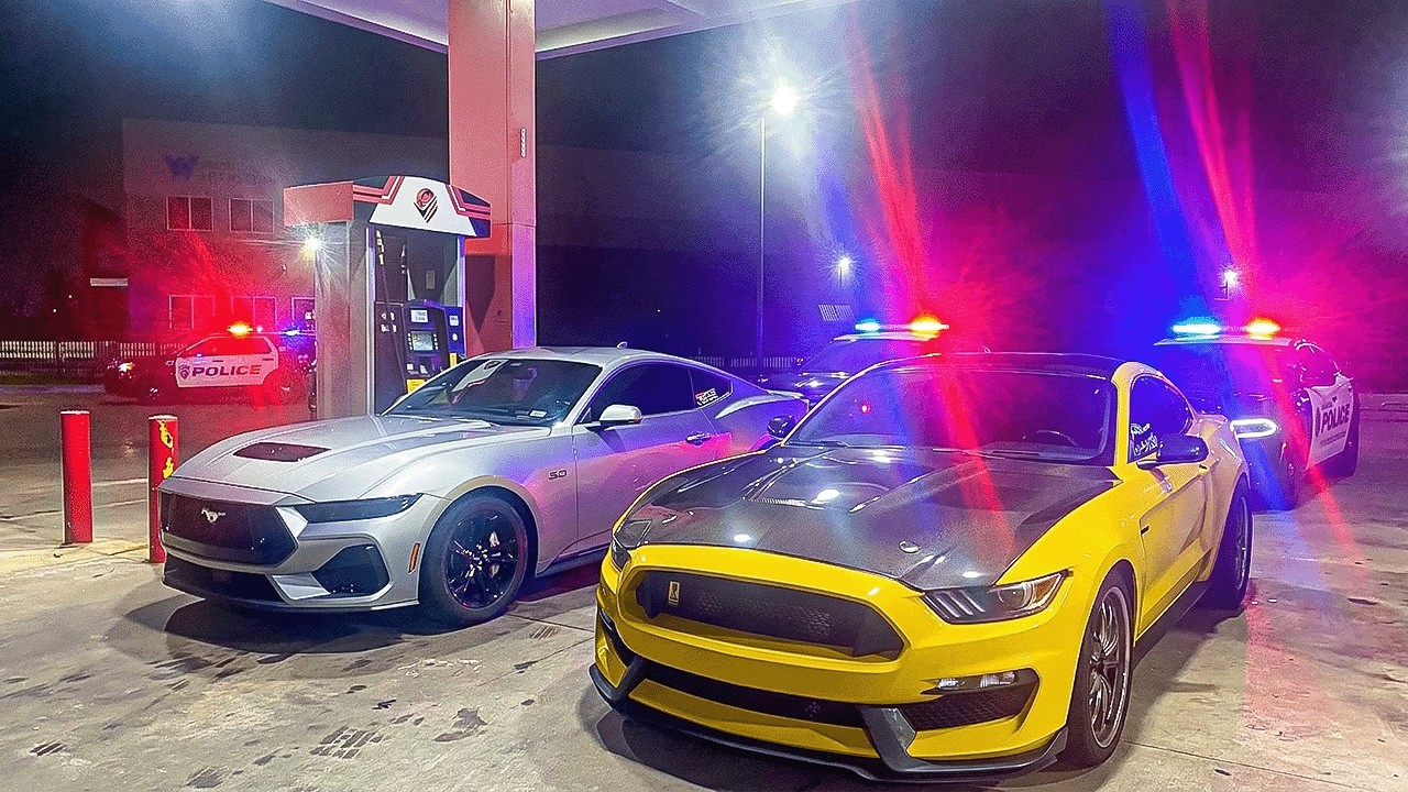 Полиция преследует мой Shelby GT350 по Хьюстону.