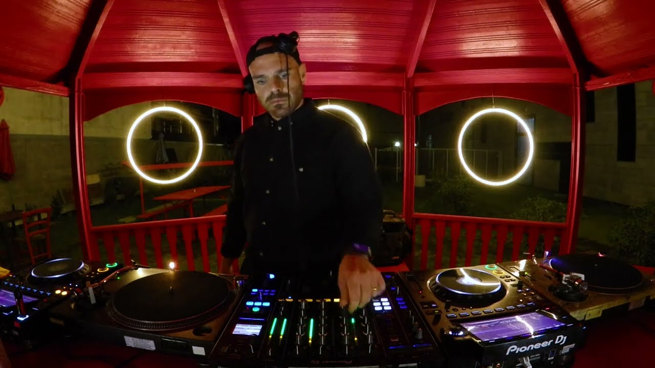 Arca Radio x Pizza Club: Basically Ugly Covers