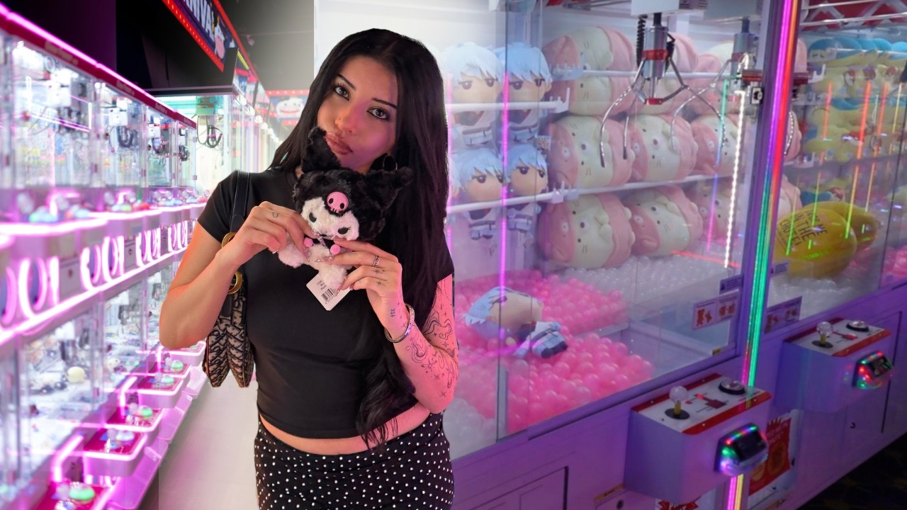 lola goes to arcade