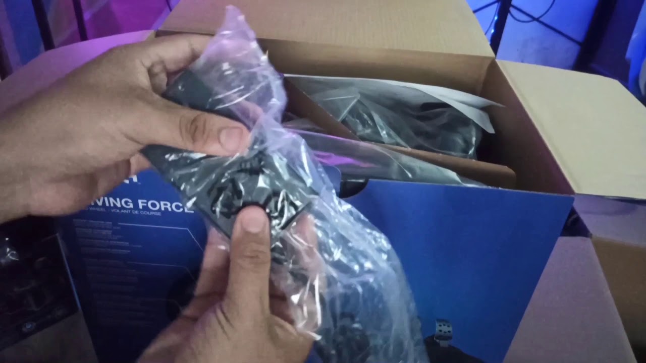 Volante Logitech G29 y su palanca de cambios, bueno para simuladores !