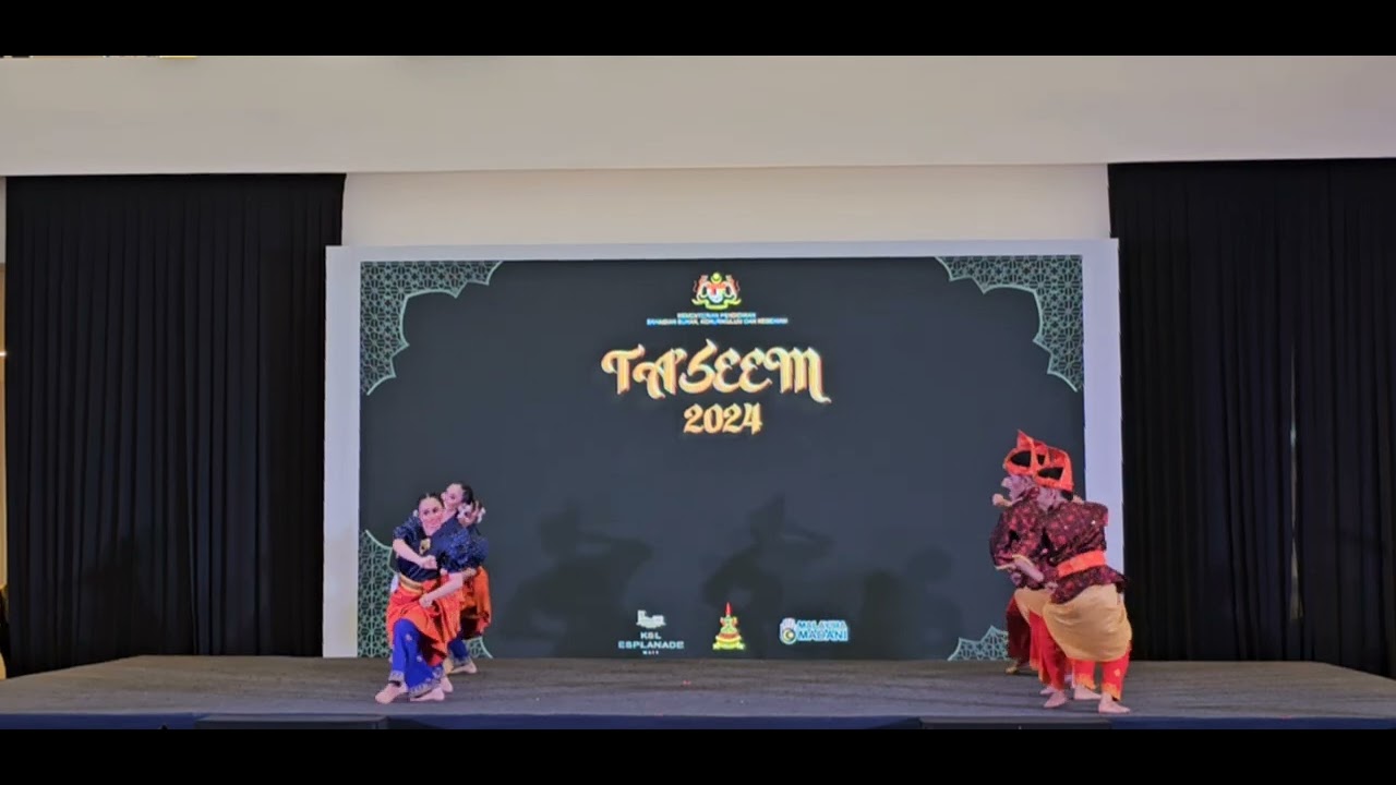 TARI PENCAK SEKAPUR SIREH