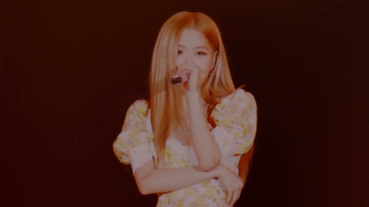 ROS&Eacute; (BLACKPINK) - Only Look At Me [BLACKPINK AREAN TOUR 2018│KYOCERA DOME OSAKA]