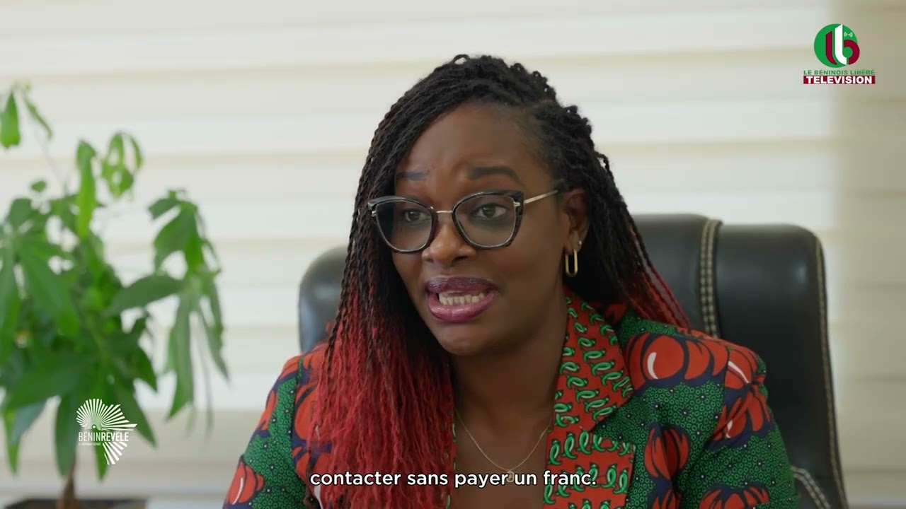 PAG: DEBOUT, FEMME DU BENIN