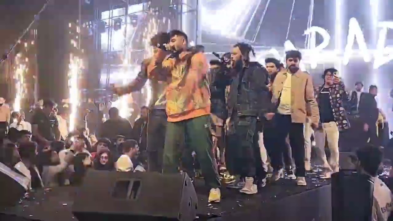 Live Performance MC SQUARE  PARADOX  ELVISH YADAV@ElvishYadavVlogs  SNEAKER FESTIVAL