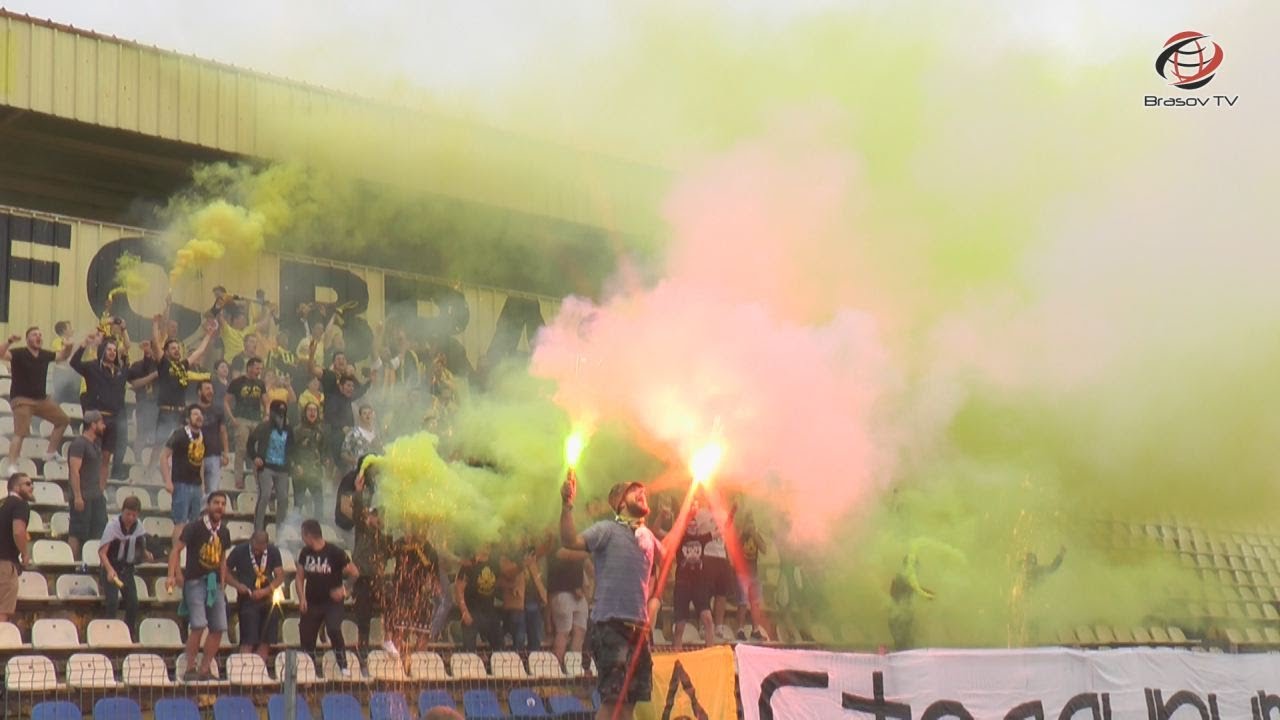 Suporterii stegari la primul antrenament al echipei