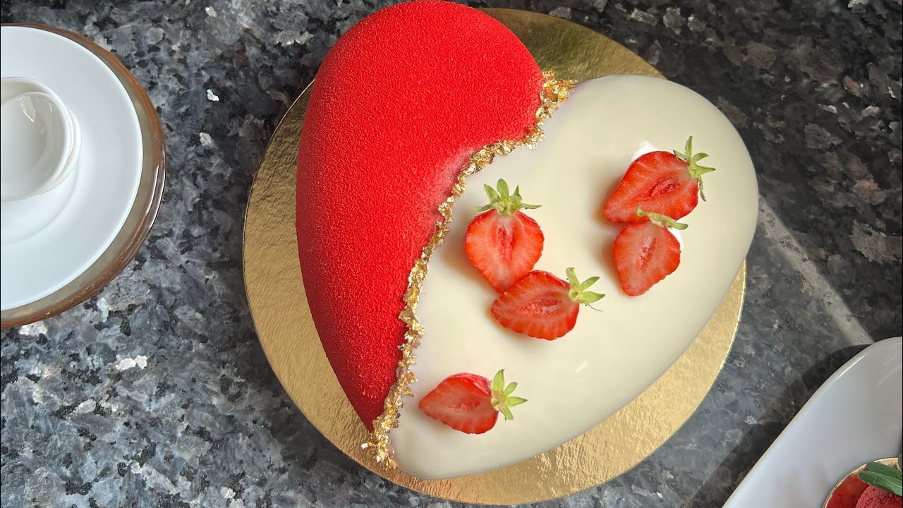 Entremet fraise vanille pistache