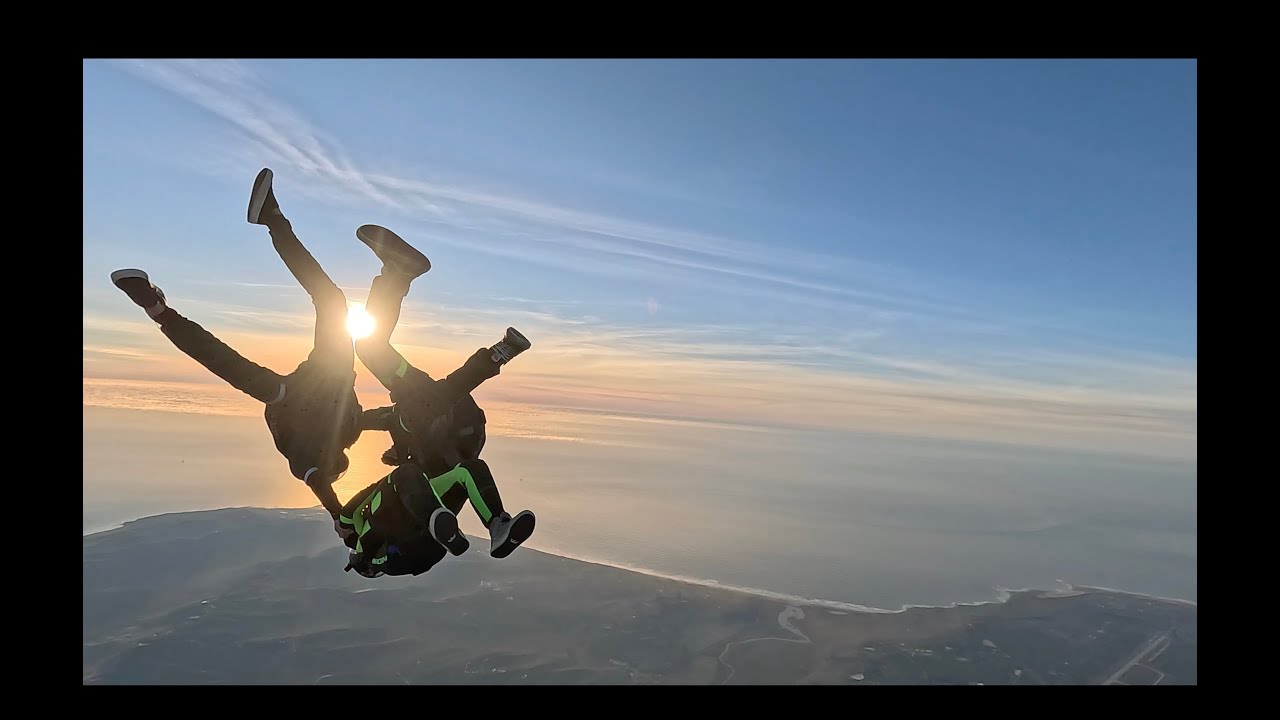 Tandems and Freeflying