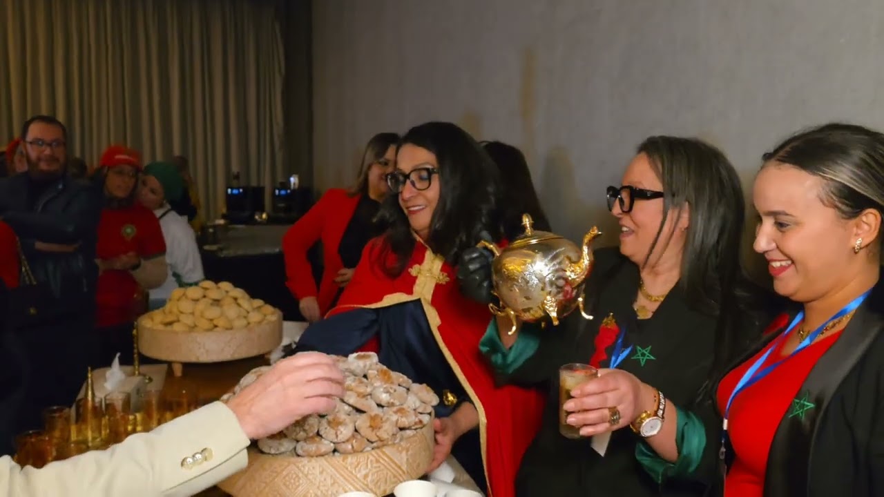 حسرة الجالية المغربية في برسلونة بعد خسارةالمنتخب المغربي ضد السنغال