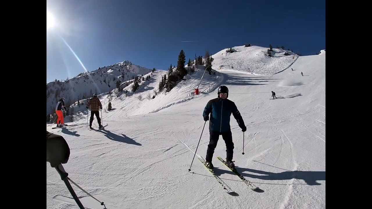 Skiing Runs H1 and H2 at Bad Hofgastein on a sunny day in March 2024