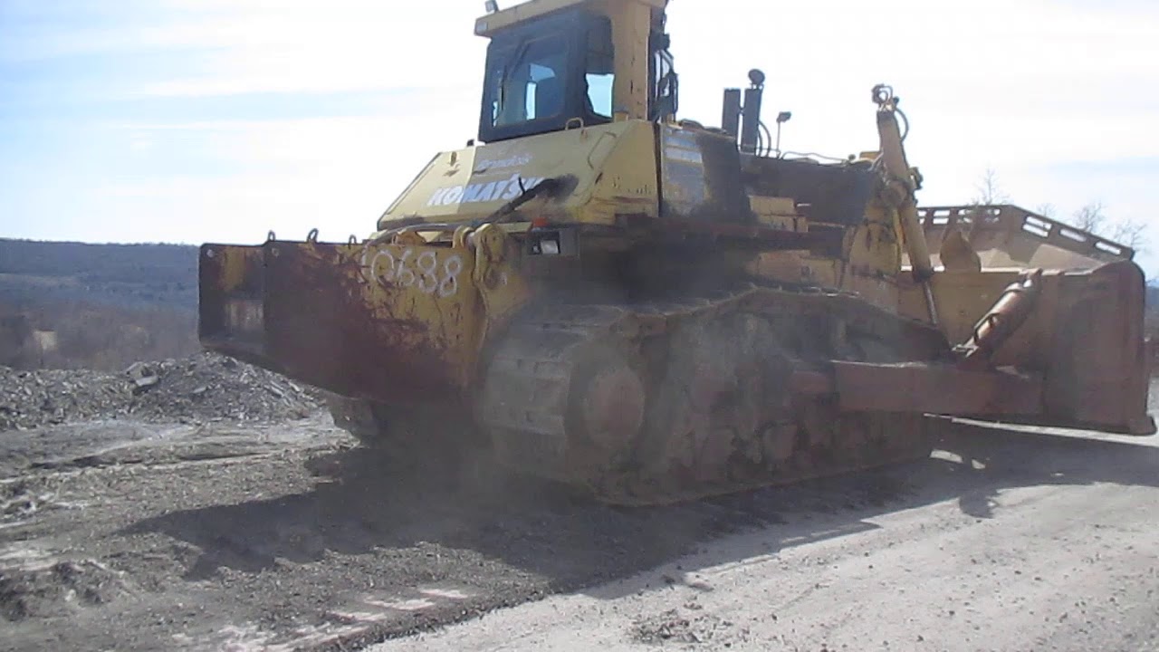 komatsu  475A super dozer.