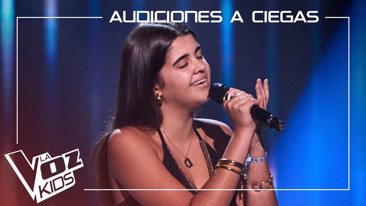 Daniela Delgado canta 