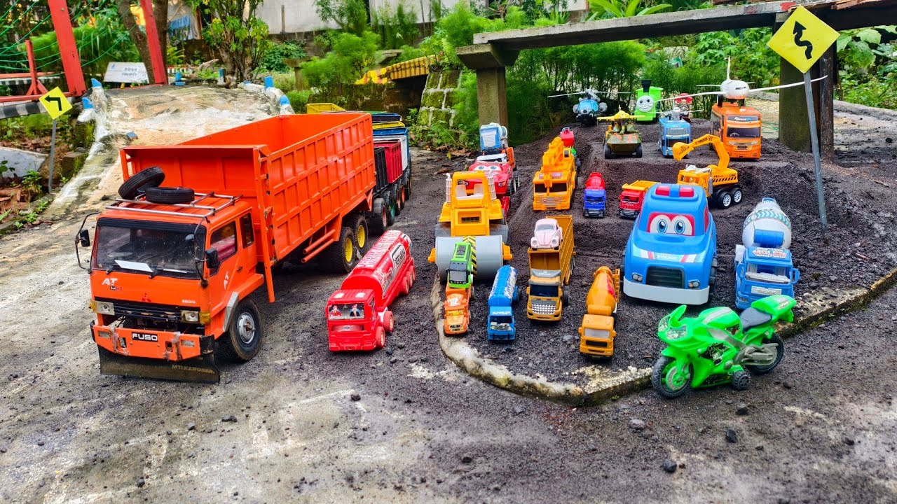 WADIDAU !!! Mobil Truk Tronton Panjang Bongkar Mainan Mobil Mobilan Truk Molen, Bus Telolet, Ambulan