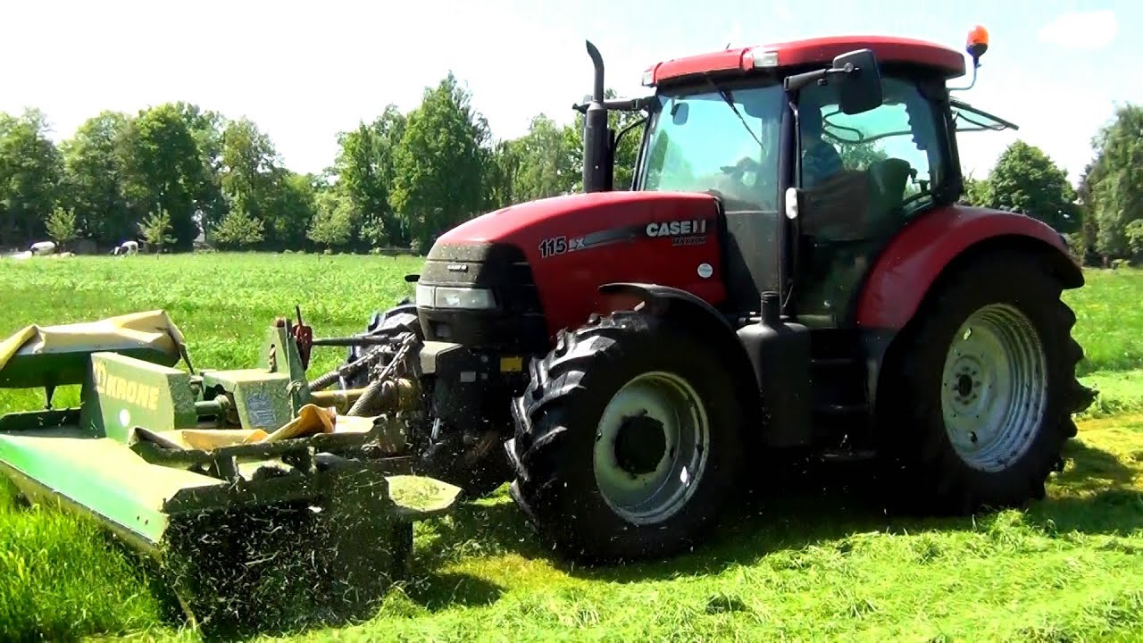Case IH Maxxum 115X met 2 Krone maaiers