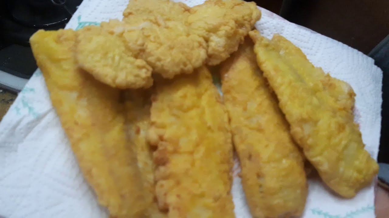 Filetes de pescada com ovo e farinha de milho, muito simples e rápido