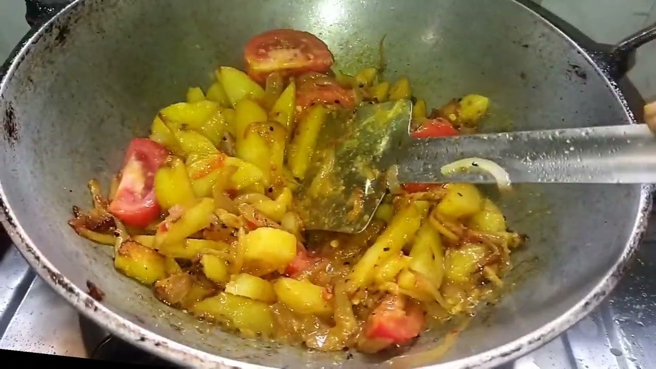 লোটে শুটকি মাছের চচ্চড়ি। 