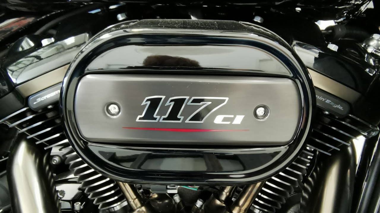 2021 CVO Tri Glide - Charred Crimson - by Harley-Davidson Parma