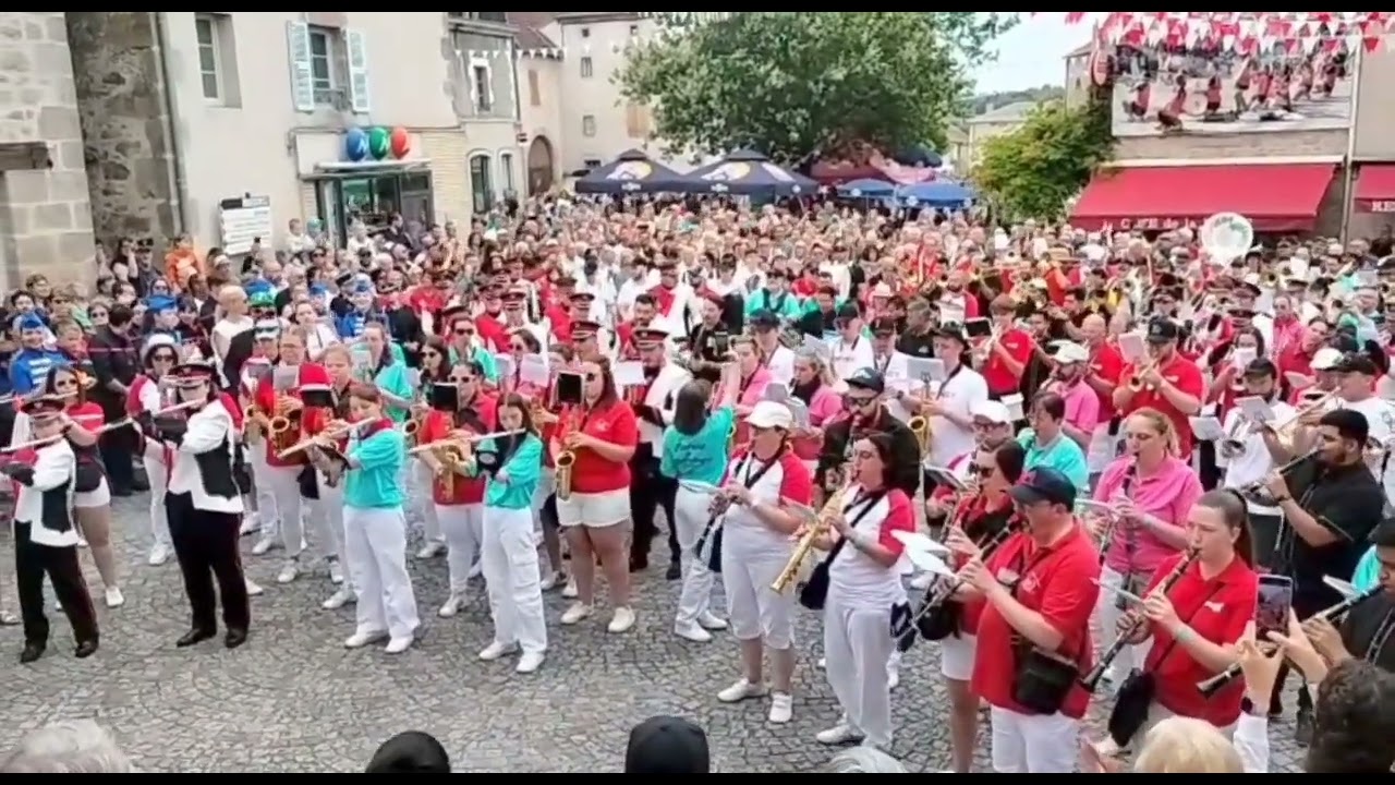 ilusión 98 banda perla de Michoacán más de 300 músicos!! Francia 2024 Bandafolies