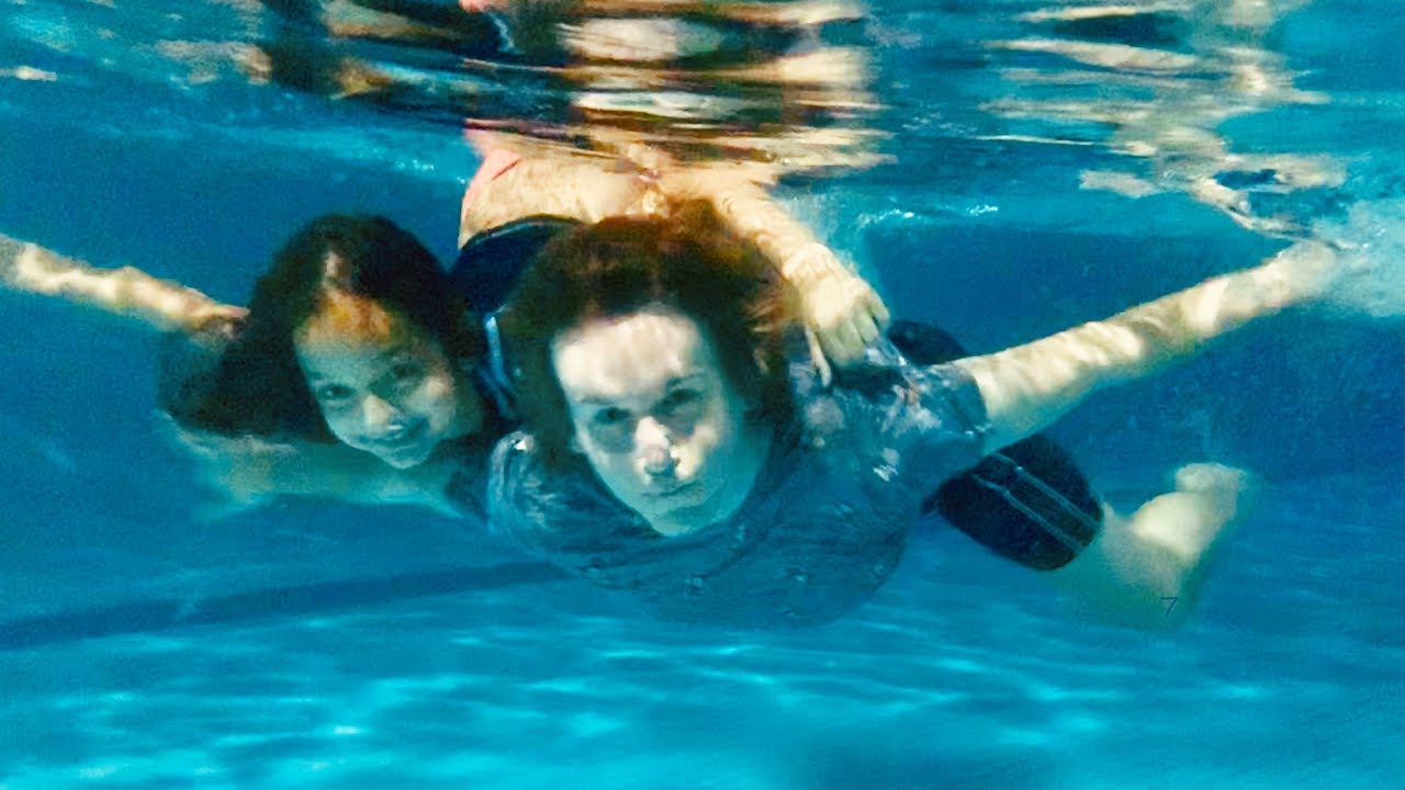 GINCANA NA PISCINA À NOITE