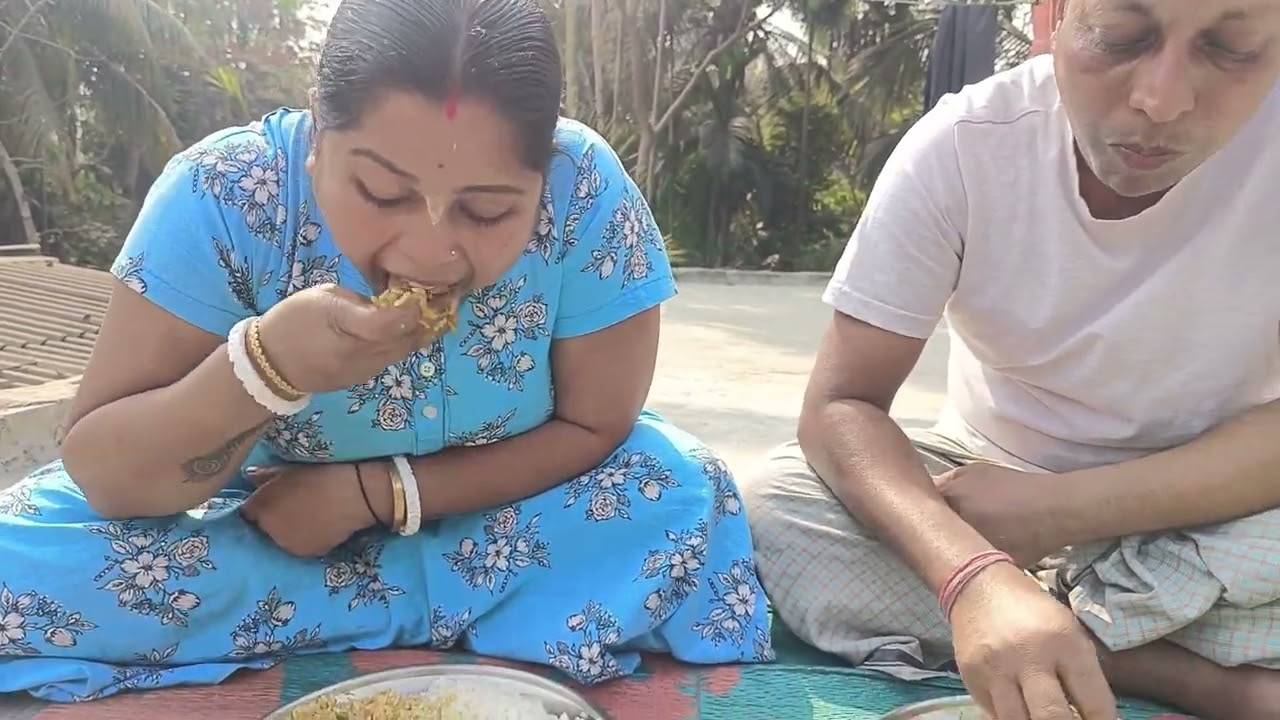 📌আজ তাড়াতাড়ি করে খেতে বসে গেলাম কারণ খাওয়া-দাওয়ার পরেই আমাদের বের হতে হবে।